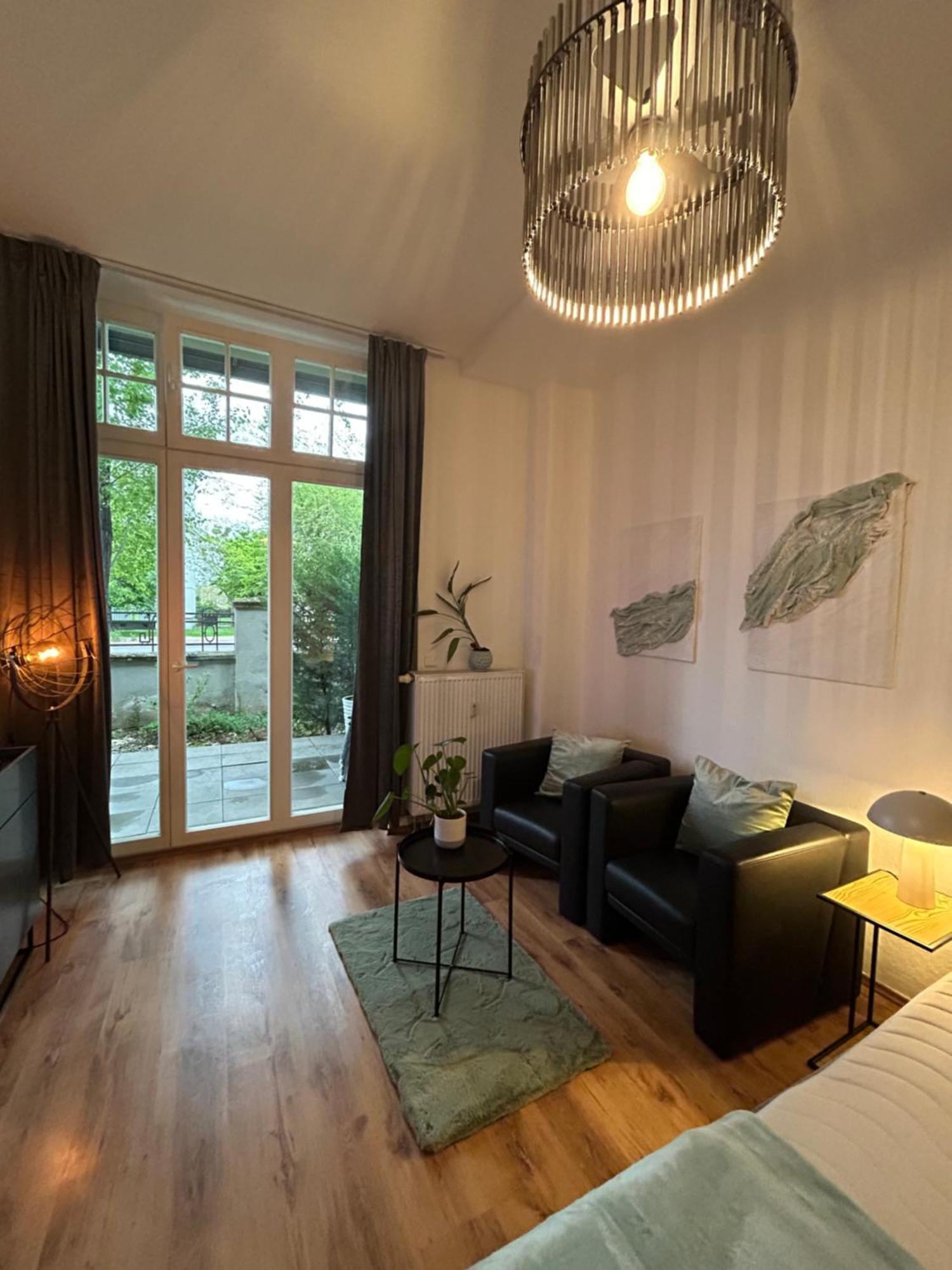 Mintara Komfort Mit Grill -terrasse, Sky Und Parkplatz * Magdeburg