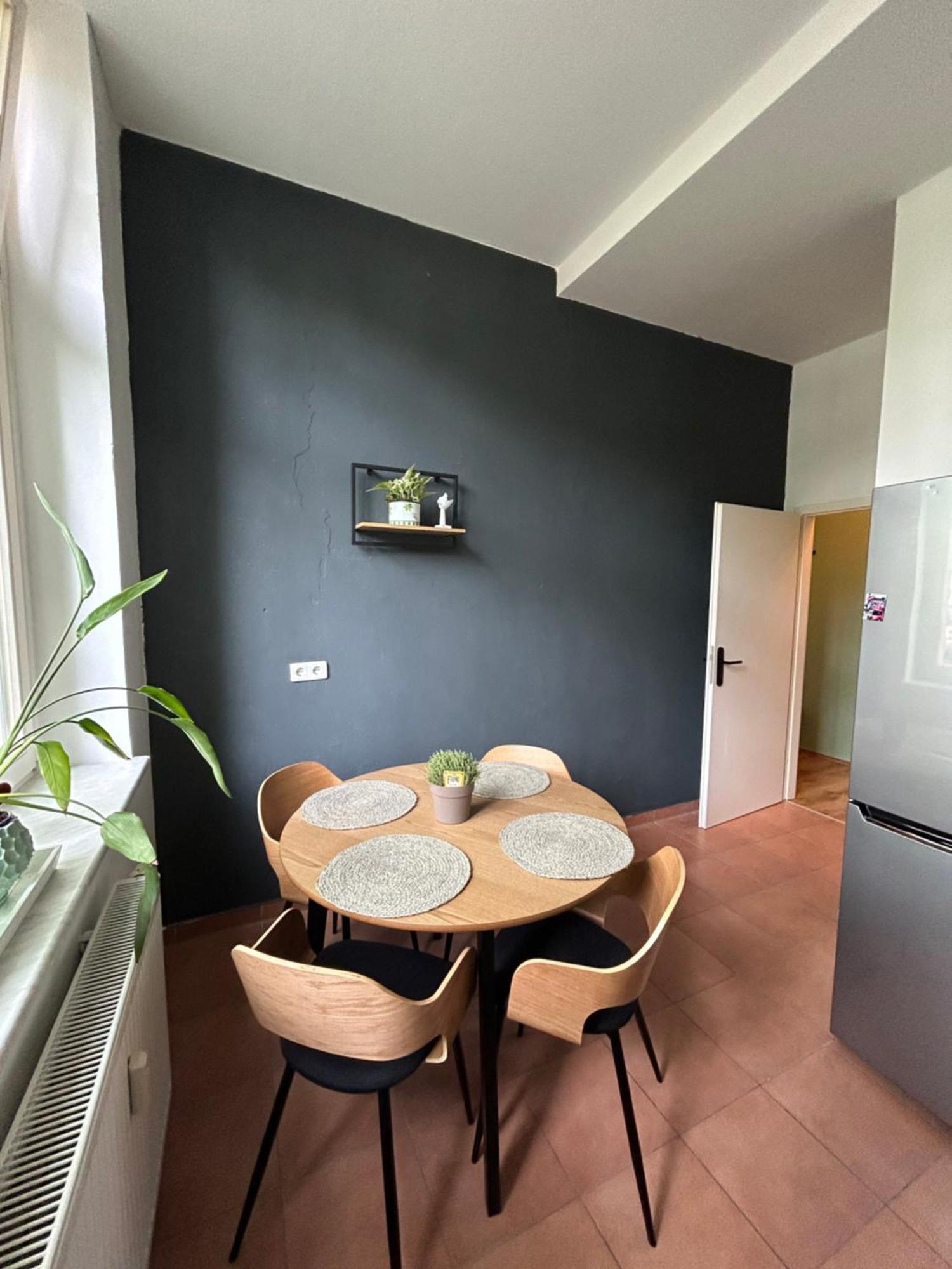 Mintara Komfort Mit Grill -terrasse, Sky Und Parkplatz Magdeburg